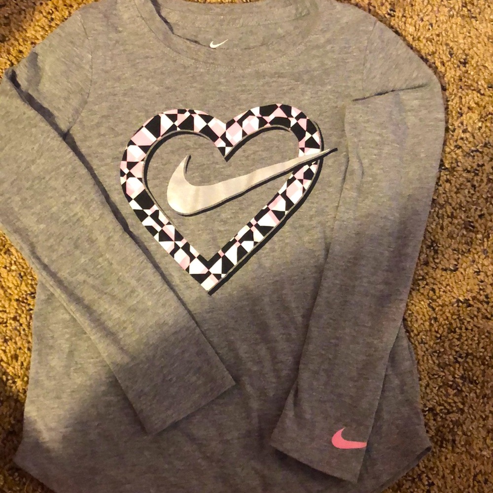 Long sleeve Nike shirt size 6